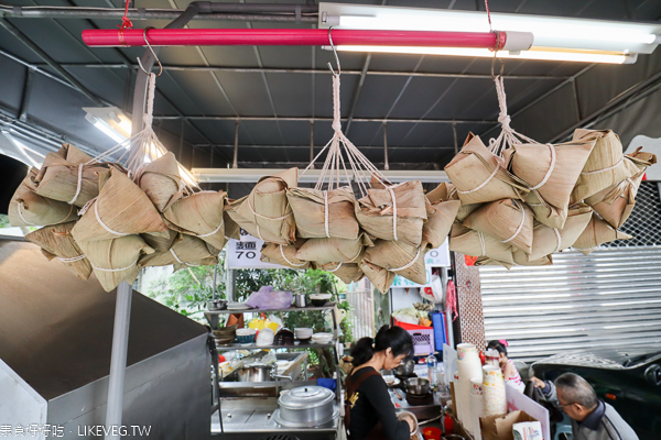 台中北屯東東素食東山店|麵線糊、臭豆腐、素粽,平價素食小吃 台中北屯東東素食東山店|麵線糊、臭豆腐、素粽,平價素食小吃