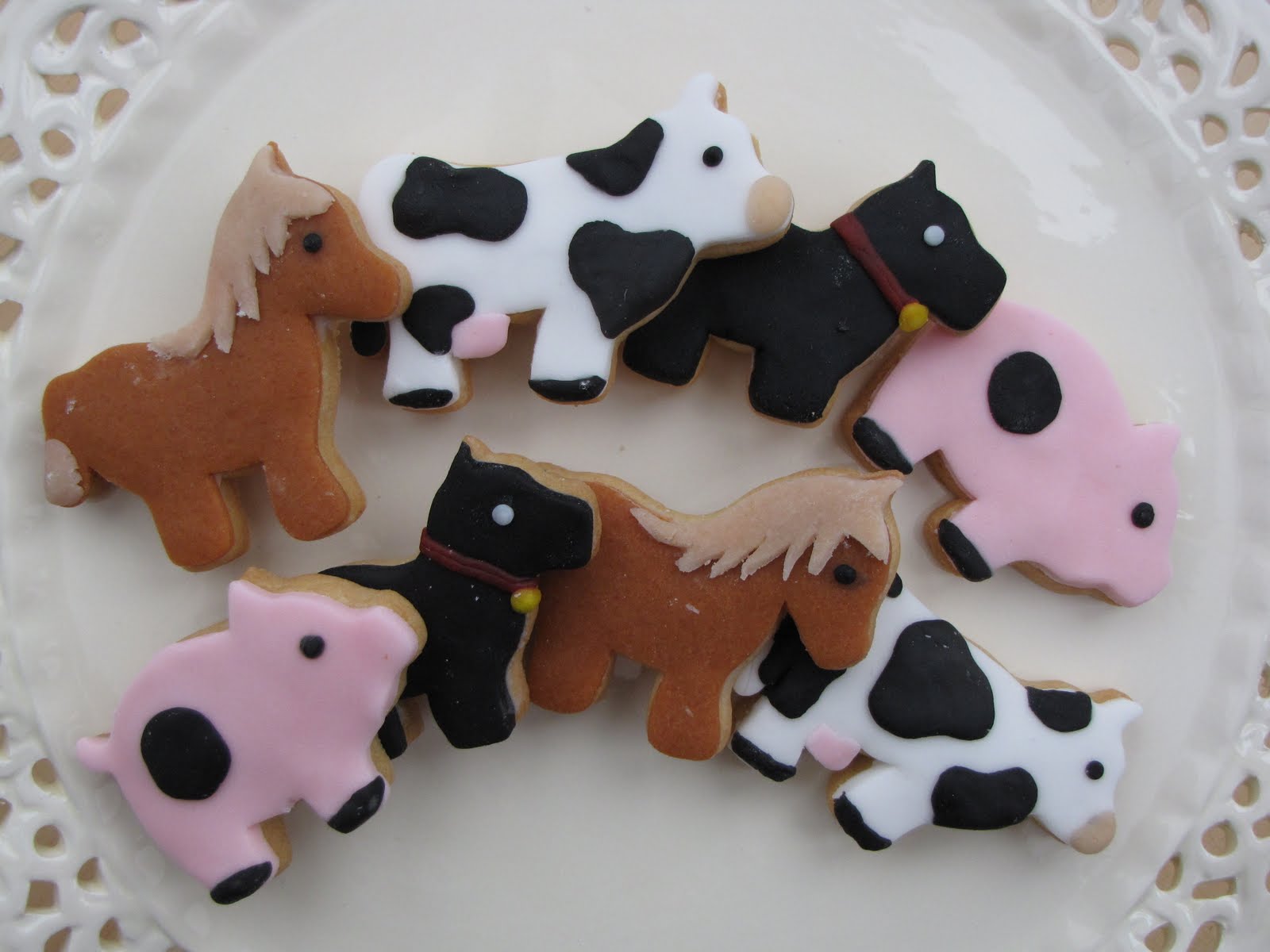 Claire Elizabeth Iced Animal Biscuits