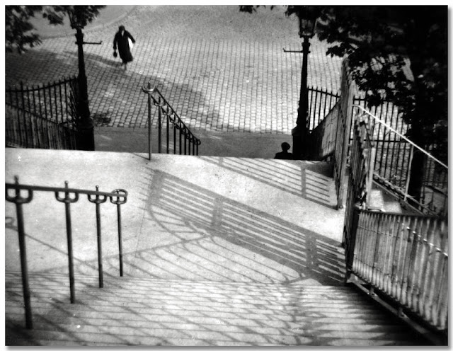 André Kertész. Escaleras en Montmartre, 1925.