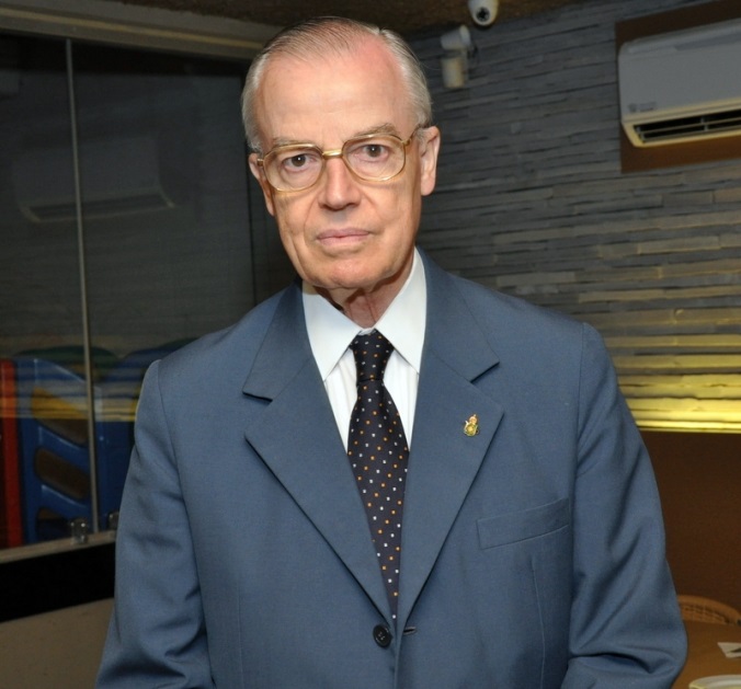 Dom Bertrand de Orleans e Bragança em Porto Alegre Blog Monarquia Já