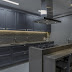 Cozinha cinza com armário clássico - super tendência!
