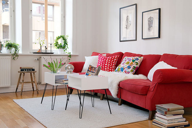 Eye For Design Decorating With Red Furniture - What Colour Walls Go With Red Couch