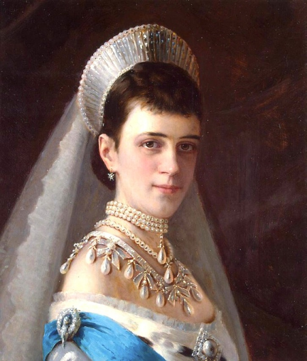 The Daily Diadem: Marie Feodorovna's Diamond Fringe Tiara | The Court  Jeweller