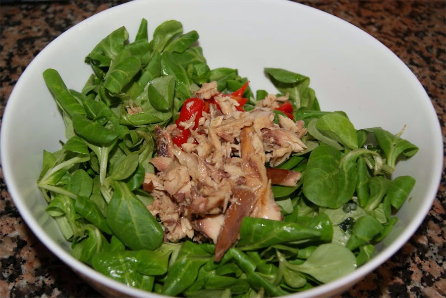 ensalada de caballa y canónigos paso 1