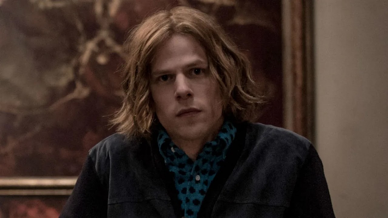 Jesse Eisenberg reage a confirmação do lançamento do 'Snyder Cut'
