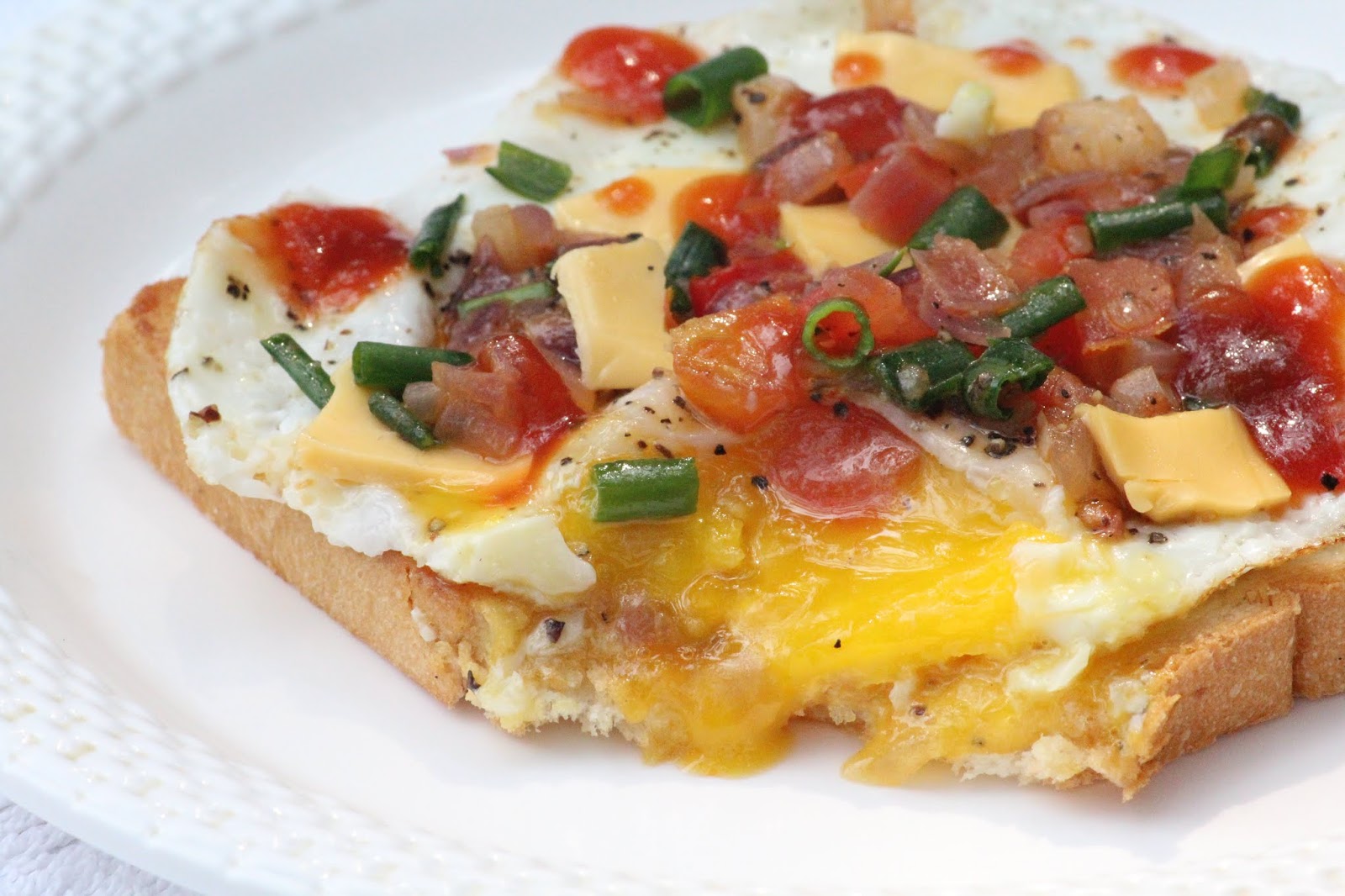 EGG ON TOAST / TOAST EGG Jazba