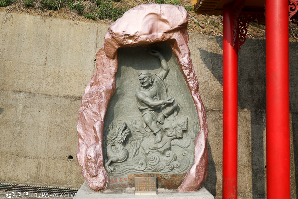 中寮金龍山法華寺兩尾亞洲最長80米金龍護持,還有雙鳳凰迎賓 中寮金龍山法華寺兩尾亞洲最長80米金龍護持,還有雙鳳凰迎賓