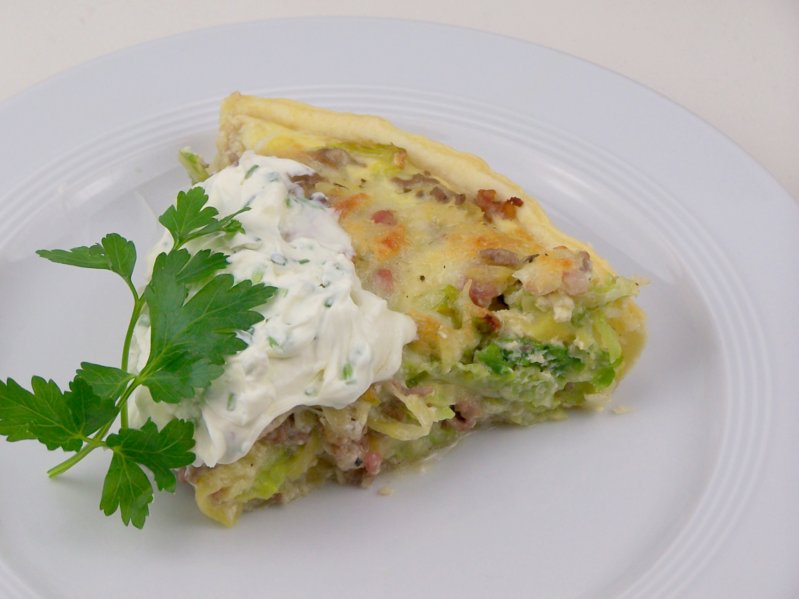 Lecker Bentos und mehr: Wirsing-Hackfleisch-Quiche mit Steinpilzen