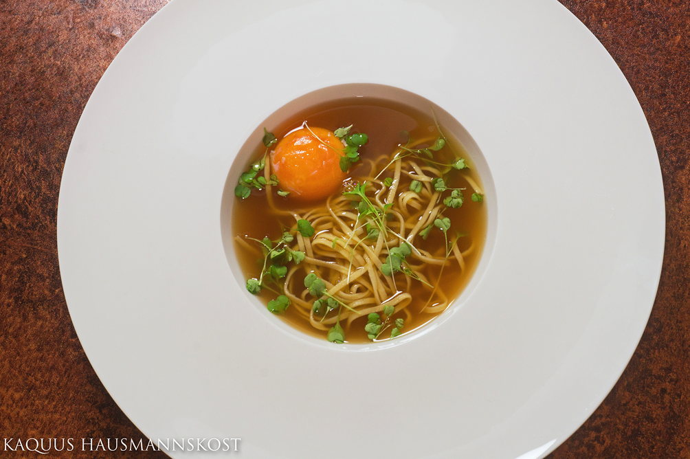 KAQUUS HAUSMANNSKOST: Beef tea mit Ei