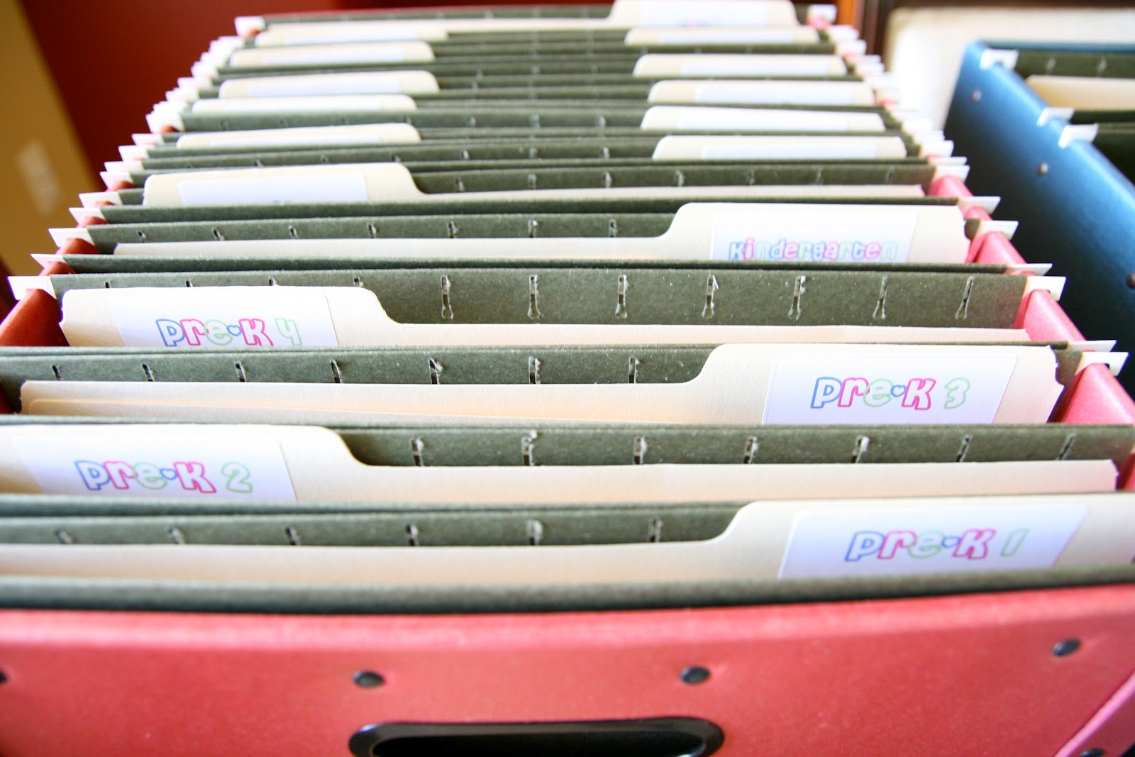 Smart and Simple Organizing Schoolwork File Box!