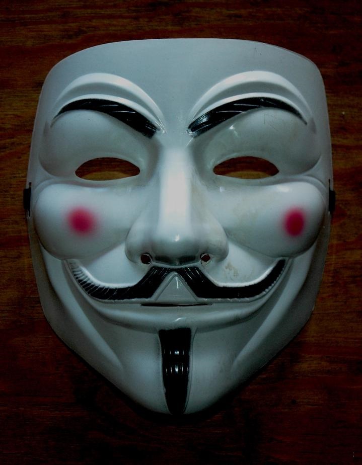 Mascara del grupo hacktivista Anonymous El Museo del Espía TIENDA ON