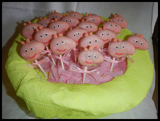peppa pig cake per antonia & cake pops