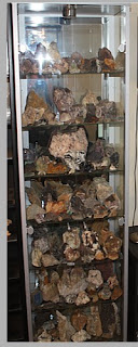 Minerale Vitrine mit Minerale aus Thüringen