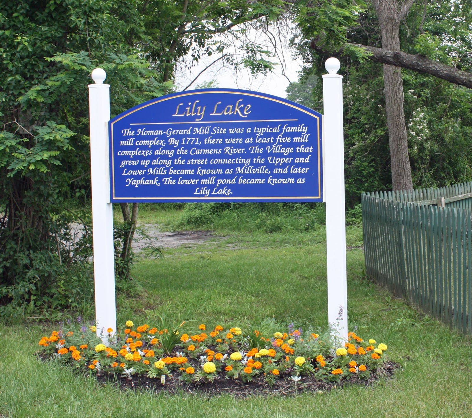 Long Island Village photos by Richard Boyle Yaphank Long Isand