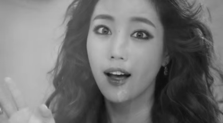 Ki Eun Se achieves Suzy's look using make-up | Daily K Pop News