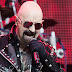 Rob Halford "Los grupos nuevos la tienen dificíl porque tienen que regalarlo todo"
