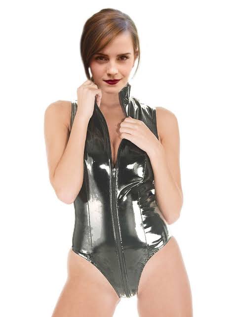 Emma Watson Sexy Photoshoot Pics- Hottest Cleavage Photos