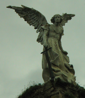 Ángel Guardián en el cementerio de Comillas Ángel Guardián de Josep Llimona. Cementerio de Comillas, Cantabria