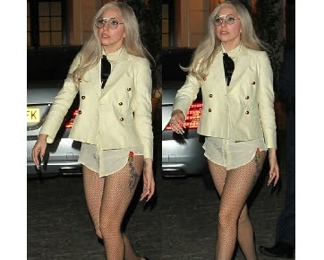 Foto Lady Gaga Tidak Pakai Celana, Hanya Menutupi Setengah Bokongnya