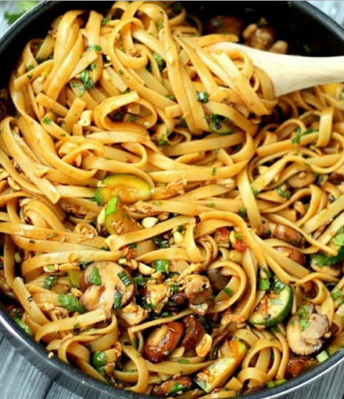 ONE POT SPICY THAI NOODLES ONE POT SPICY THAI NOODLES
