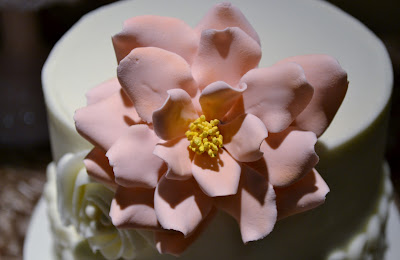 Sweet Cakes by Rebecca - Gumpaste open rose