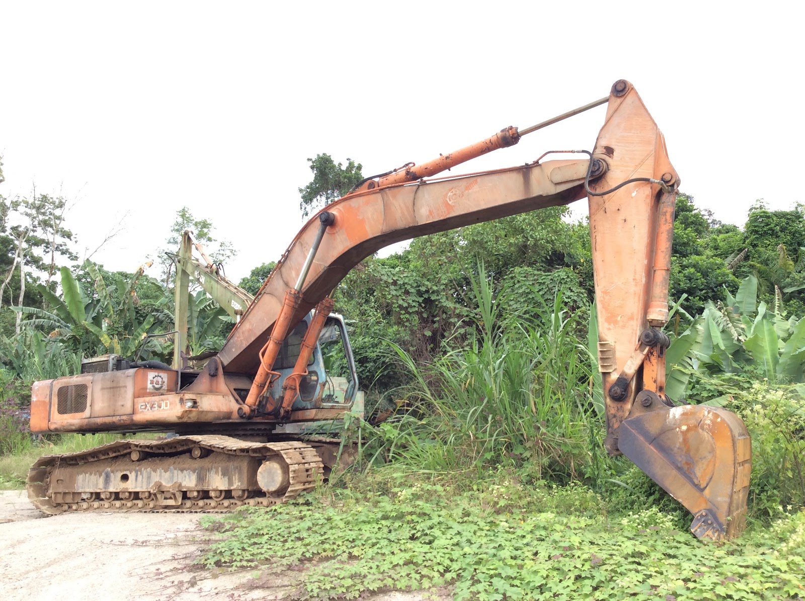 Sheng Weng Heavy Equipment & Parts Trading. Used Hitachi EX2001 Long