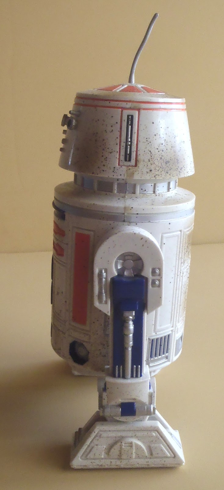 Taylor's Sweet Little Art and Nerd Site: Action Figure Friday- R5-D4