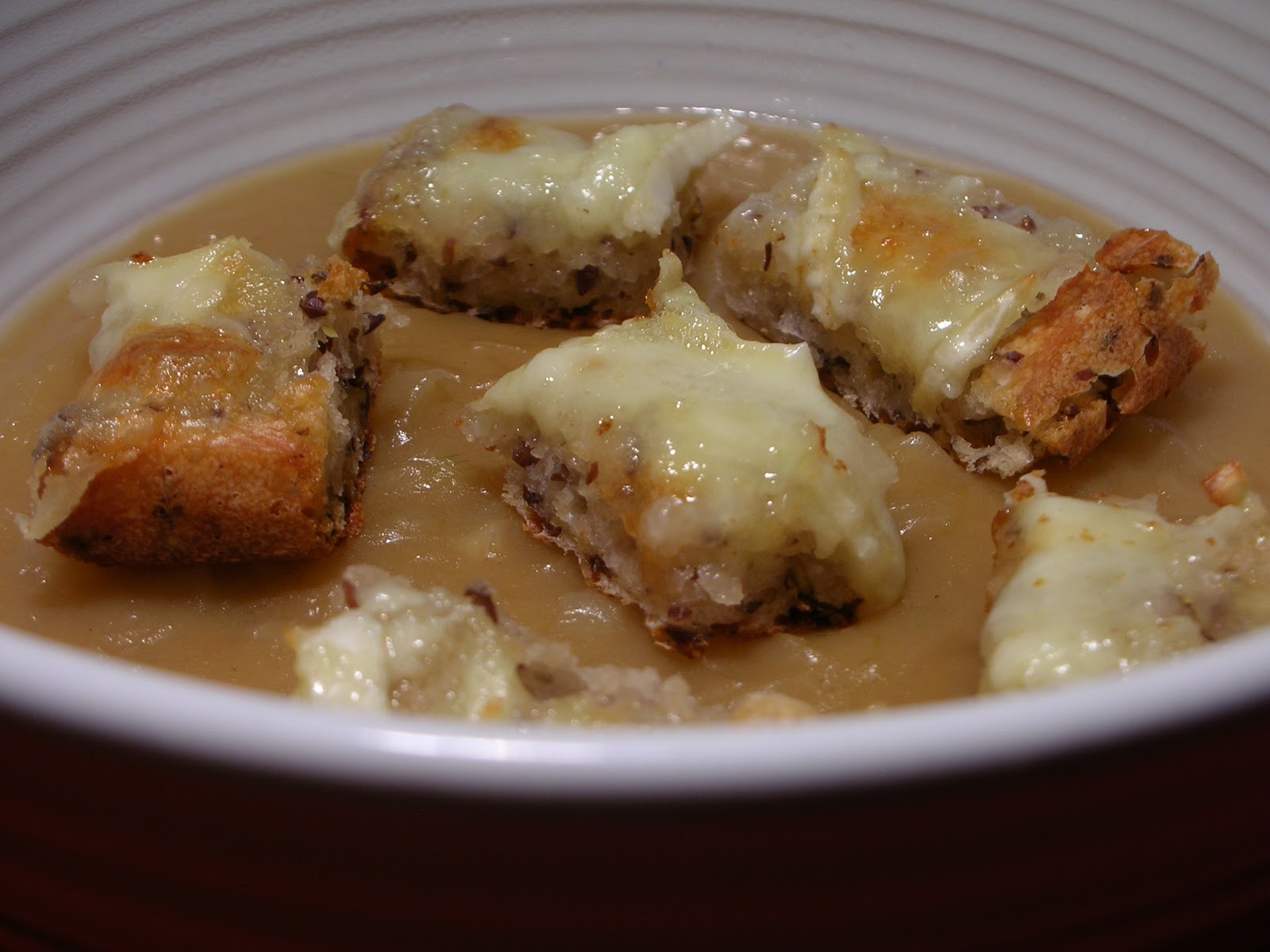 Easily Good Eats Easy French onion soup with cheesy croutons recipe
