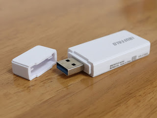 カードリーダー スロット反対側 iBUFFALO USB3.0 microSD/SDカード専用カードリーダー ホワイト BSCR27U3WH