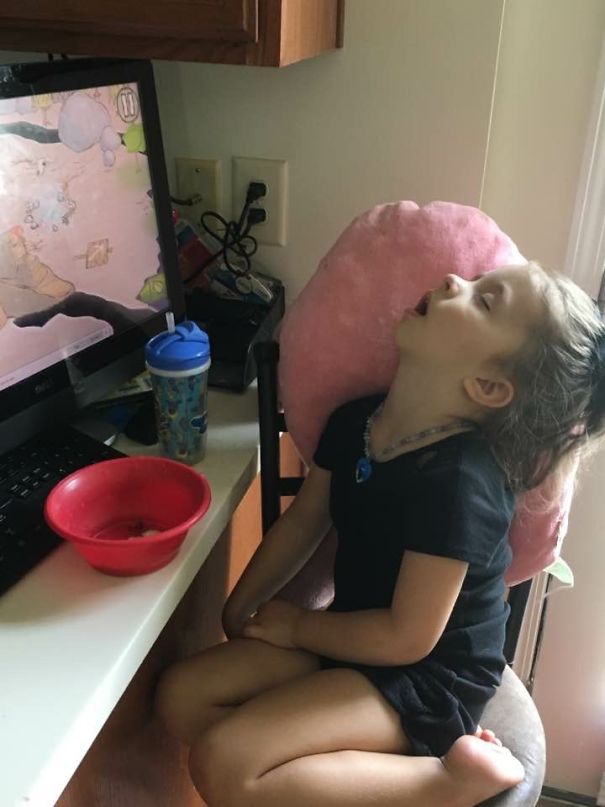 15+ Hilarious Pics That Prove Kids Can Sleep Anywhere - After School????