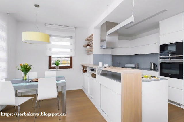Перепланировка трехкомнатной квартиры уменьшила гостиную с кухней, чтобы увеличить детскую