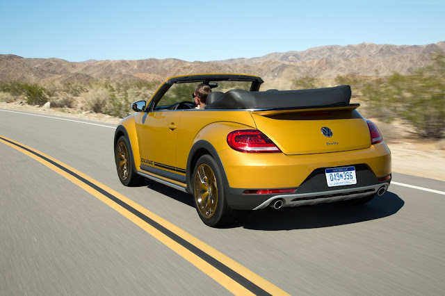 2017 Volkswagen Beetle Convertible 1.8T Dune rear 3/4 view Rear 3/4 view of 2017 Volkswagen Beetle Convertible 1.8T Dune