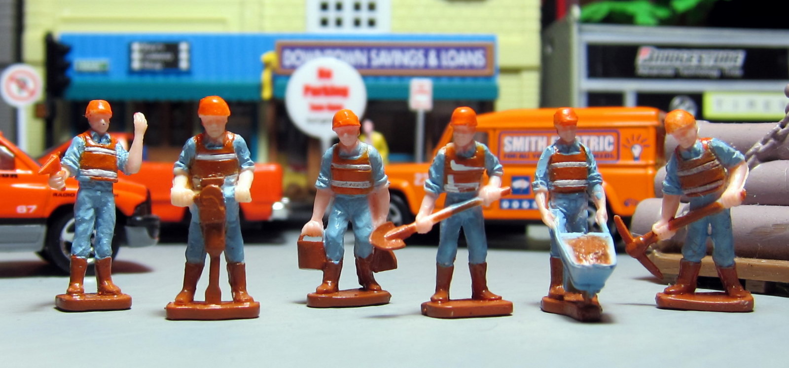 Diorama Fun! Tonka Construction Workers