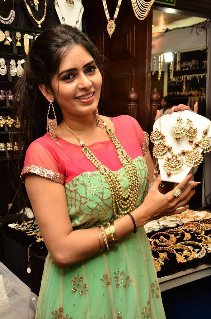 madhumitha krishna backless madhumitha krishna backless