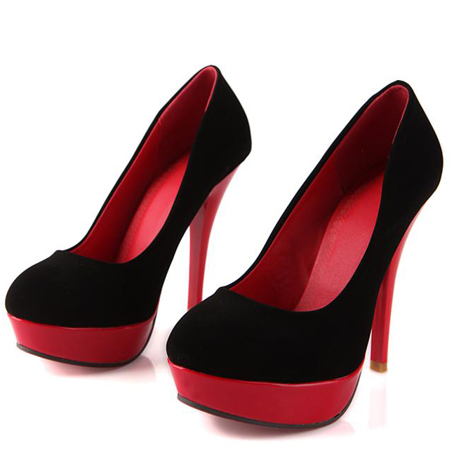 туфли лабутен леди пип. разношенная обувь. туфли из искусственной кожи. туфли. фотосессия обуви.