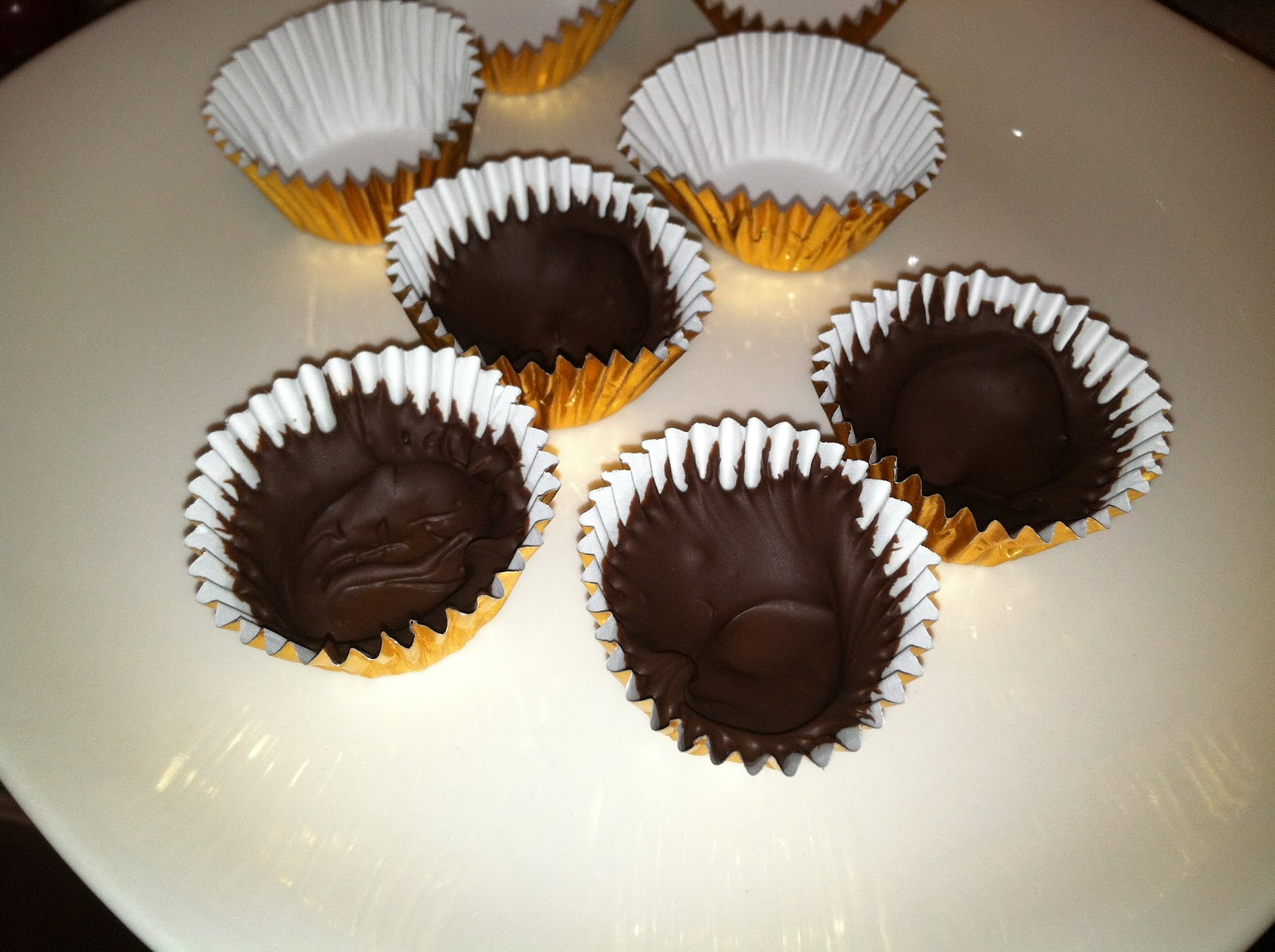 Julie Bakes: Chocolate cups