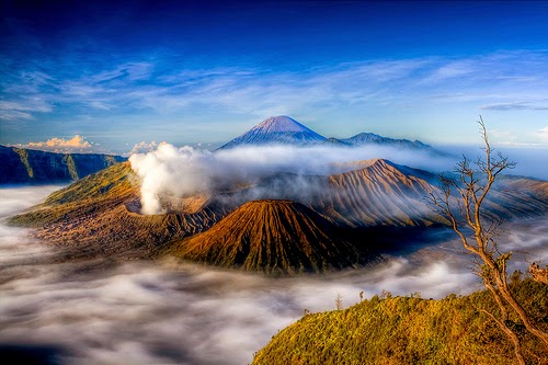 89 Nama Gunung di Indonesia  Beserta Letaknya
