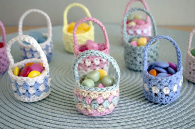 Crochet mini Easter basket 