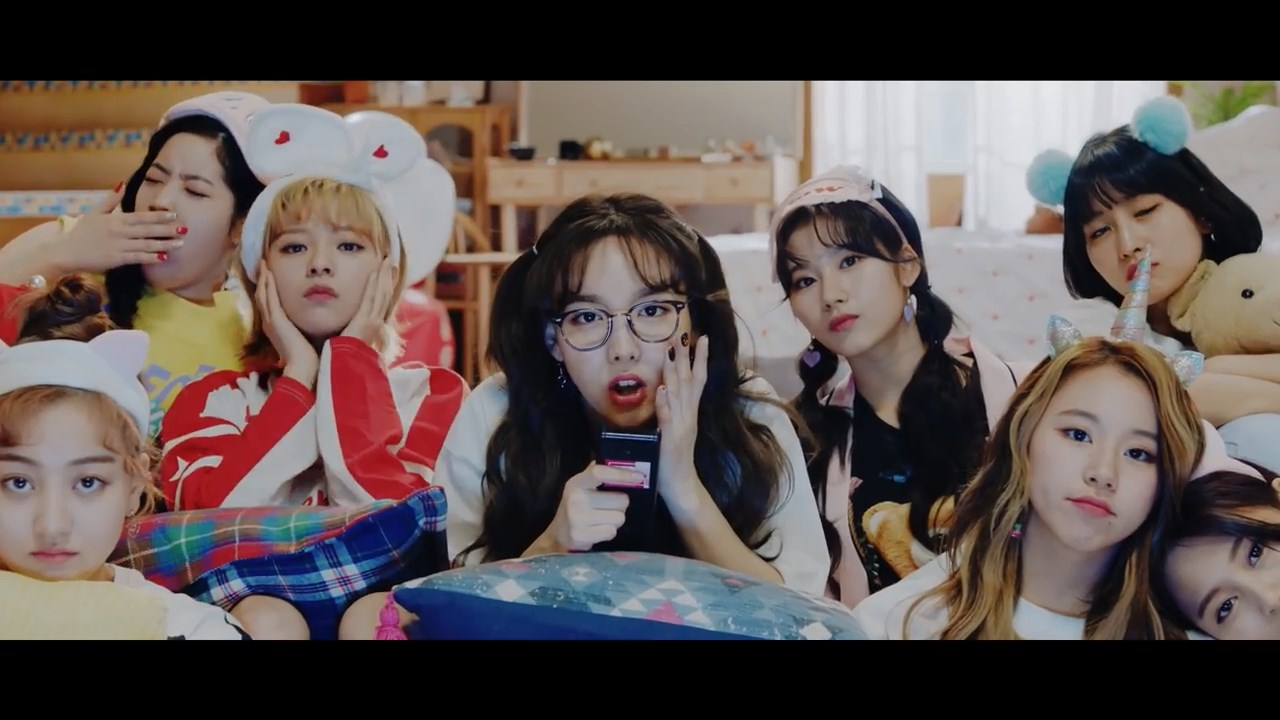 Urutan Member Twice Tercantik Menurut Exo Kpop Fans Hub