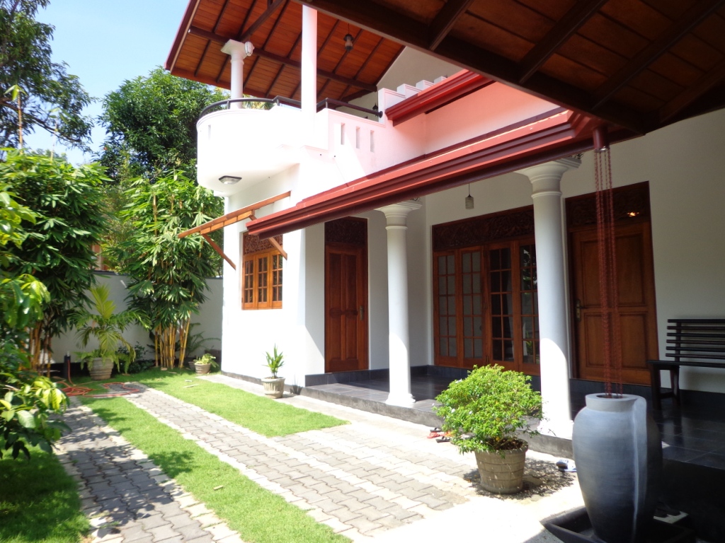 Properties in Sri Lanka: (1041) Luxury Brand New Architect Designed 2