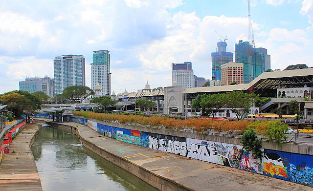 KL Graffiti along the Klang River