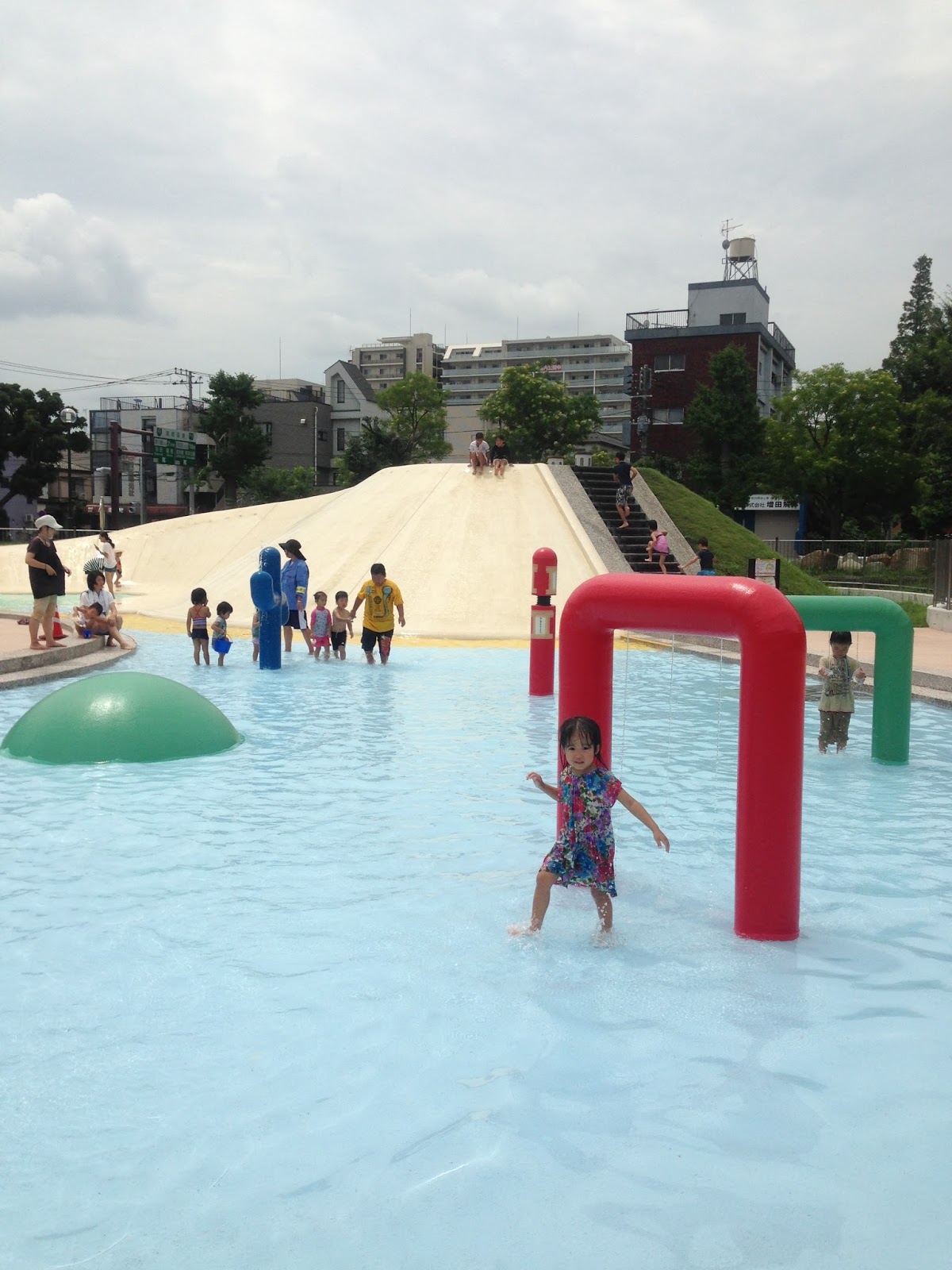 美空日和 小田公園 じゃぶじゃぶ池