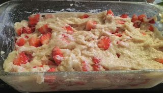 easy fresh strawberry bread, Quick strawberry bread, Quick & Easy Homemade Strawberry Bread with Strawberry glaze