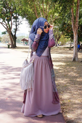 galeri foto model hijab gaya foto model hijab di pantai