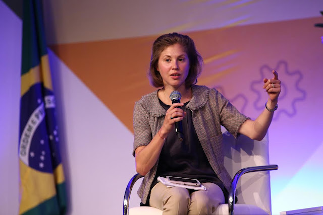 Em segundo dia, WCIT discute temas sensíveis para o futuro digital. Em segundo dia, WCIT discute temas sensíveis para o futuro digital.