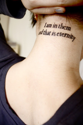 Citações pescoço desenho de tatuagem para as mulheres