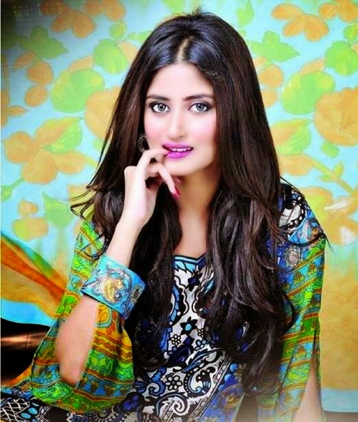 Most Popular Pakistani Actress Sajal Ali Hd Wallpaper Of 2017 Top Hd