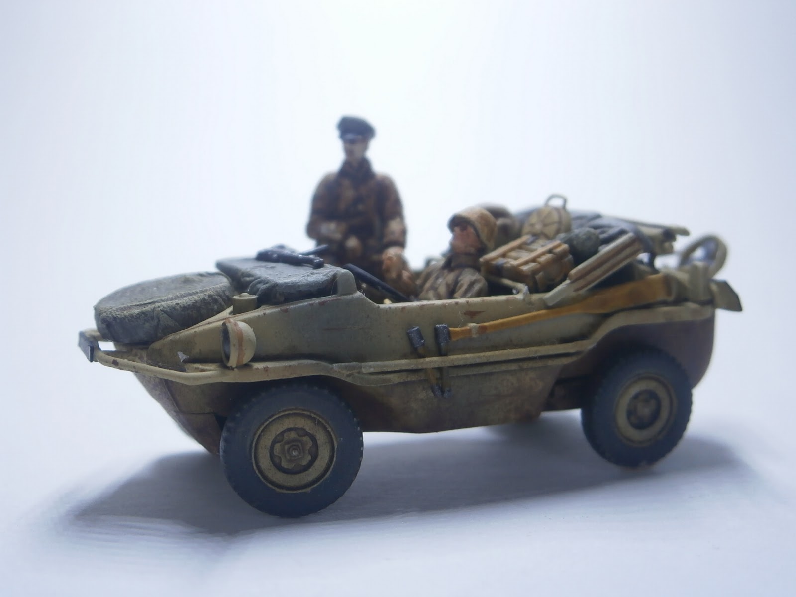 Diorama Ardennes (Puma, Sdkfz 250 Neu & Schwimm) - Page 8 P5120640