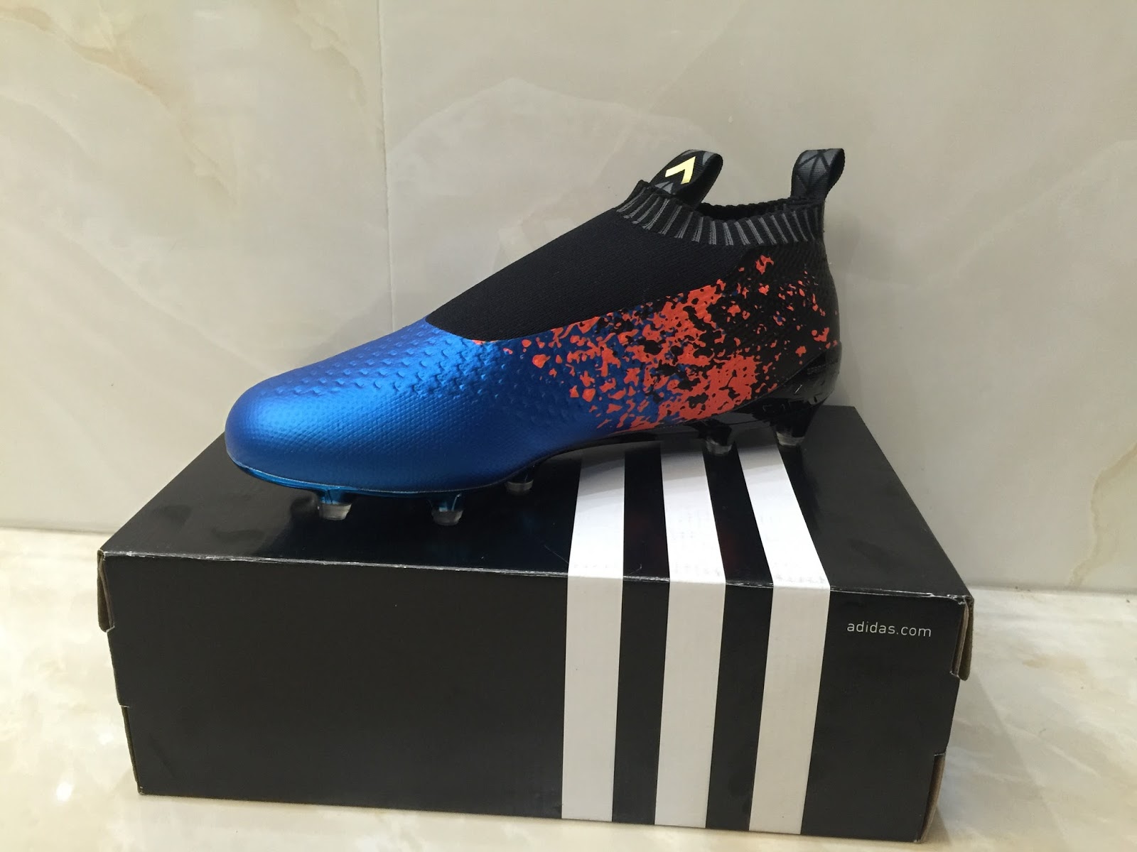 adidas purecontrol laceless football boots