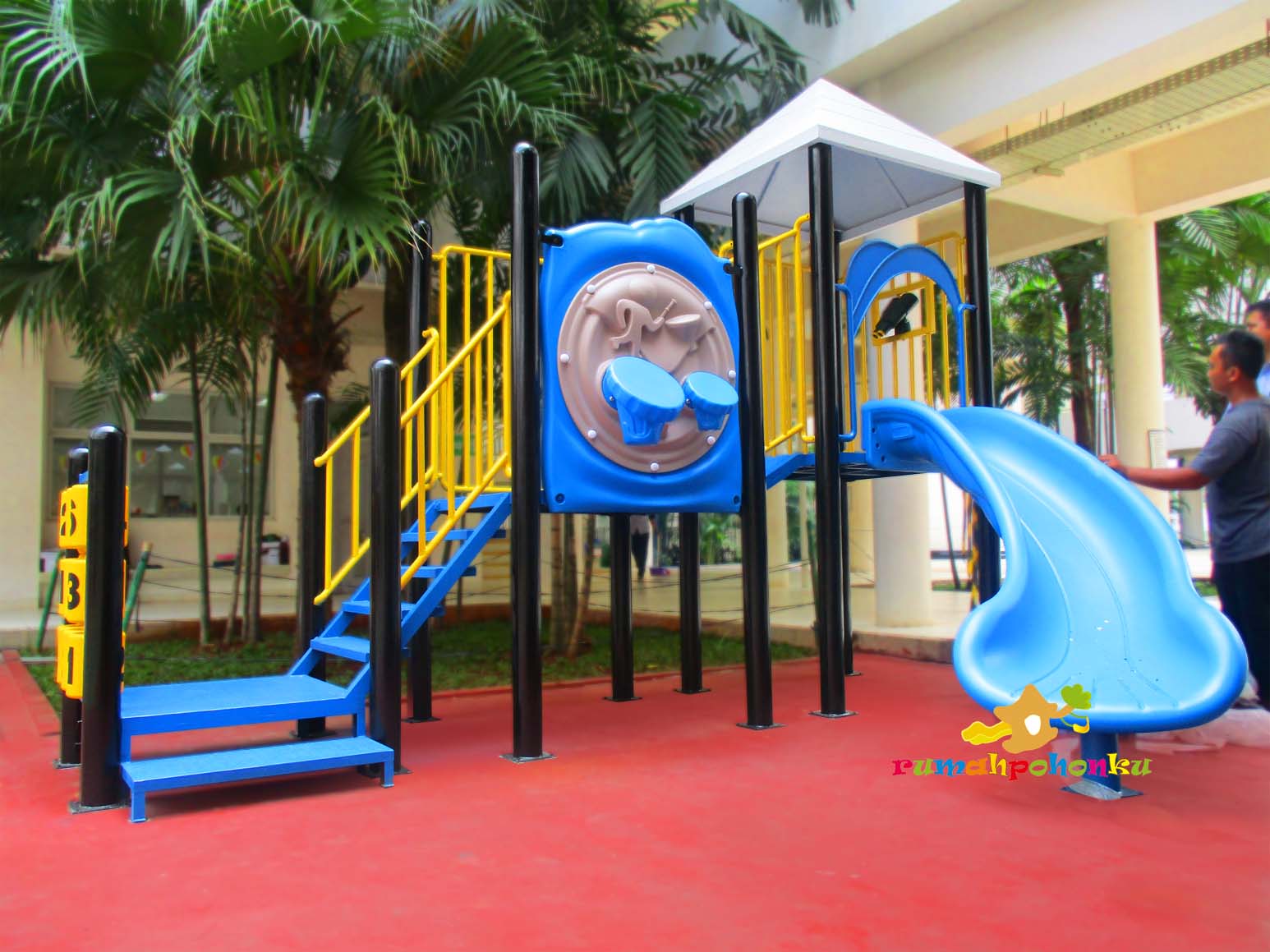 Playground Outdoor Besi Playground di Jakarta Nanyang School